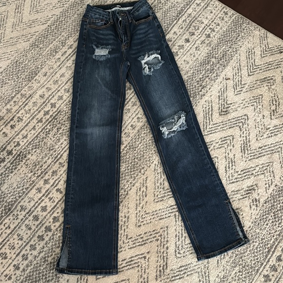 Fashion Nova slit Jeans - Picture 3 of 6